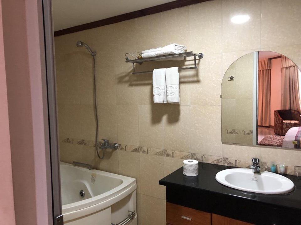Hotel Khach San Ha Anh Dong Anh Zewnętrze zdjęcie